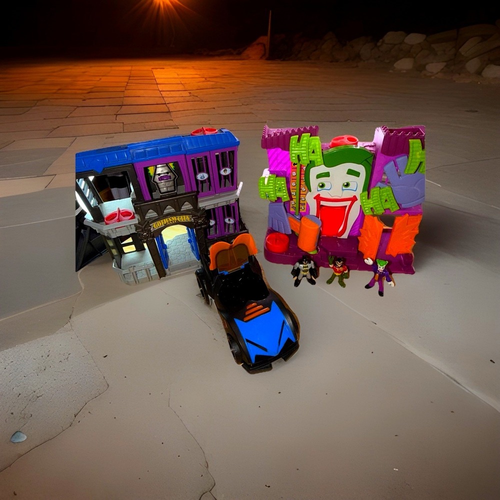 Fisher-Price Imaginext DC Super Friends Joker Lair Gotham City Jail